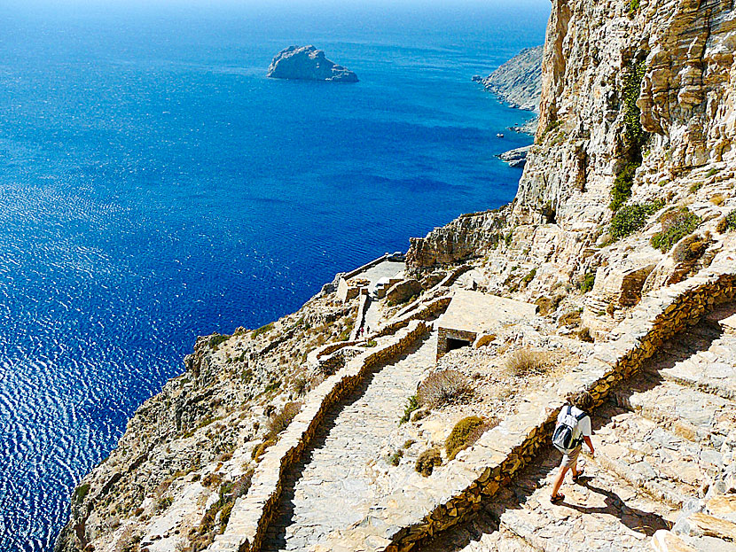 Trappan upp till klostret på Amorgos.