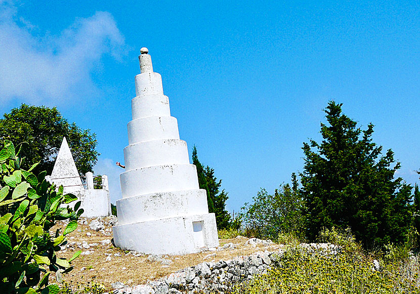 Pyramiderna i Exogi på Ithaka.