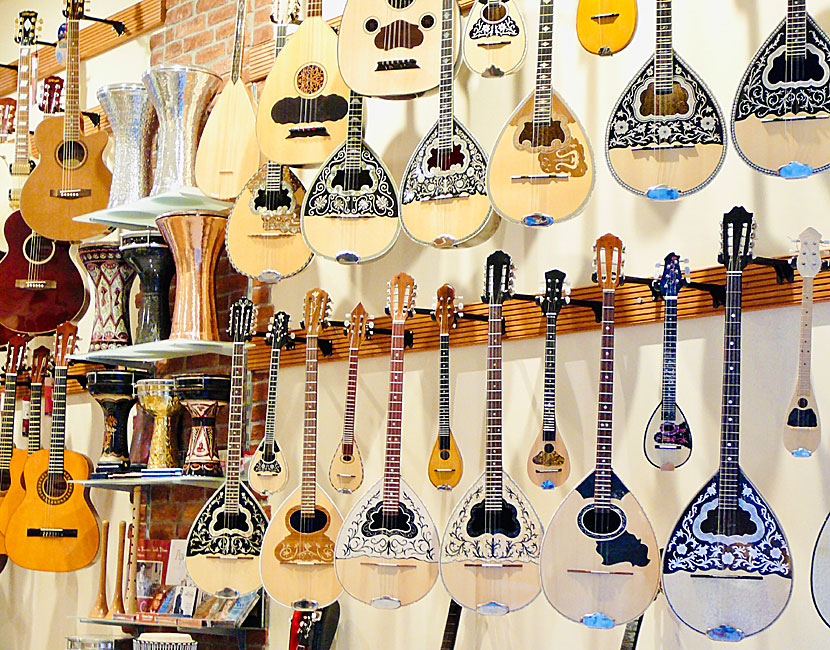 Köpa gitarr och bouzouki i Aten.