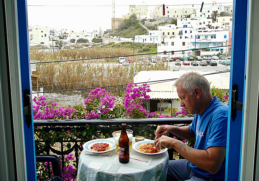 Äta lunch på Pension Sofi i Naxos stad. 