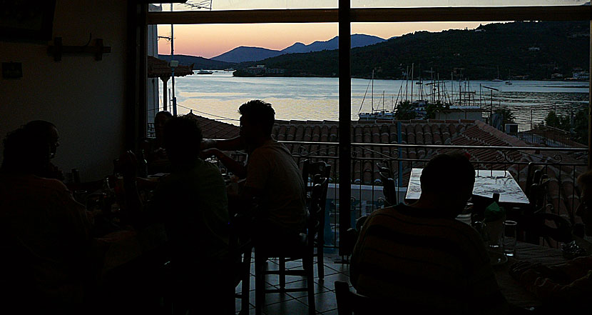 Dimitris Family Taverna i Poros stad.