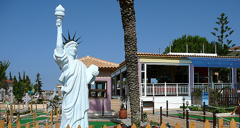 Zakynthos. Argassis. Minigolf.