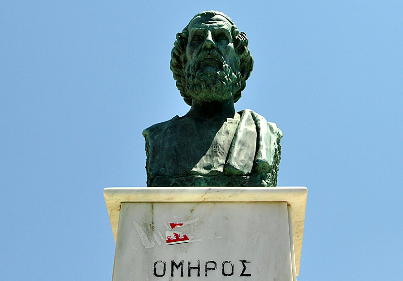 Byst av Homeros i hamnen på Ios i Grekland.