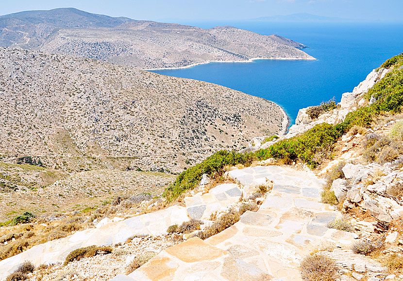 Stigen upp till Paleokastro på ön Ios i Kykladerna är inget för höjdrädda. 