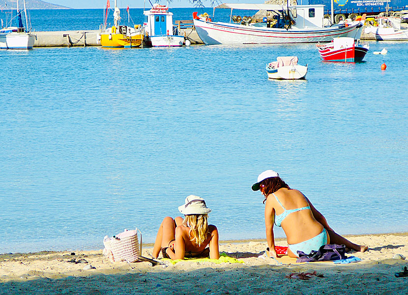 Barnvänliga sandstränder på ön Iraklia i Grekland.