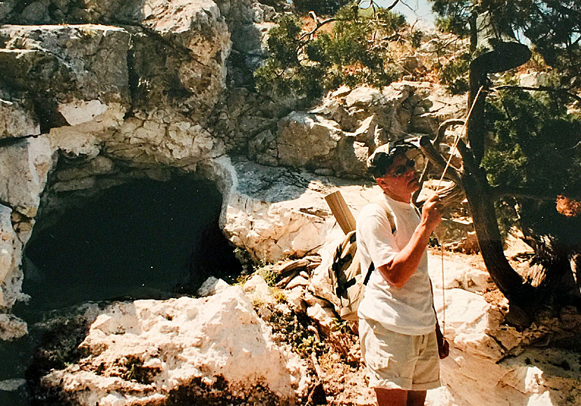 Ingången till grottan och kyrkan Agios Ioannis på Iraklia.
