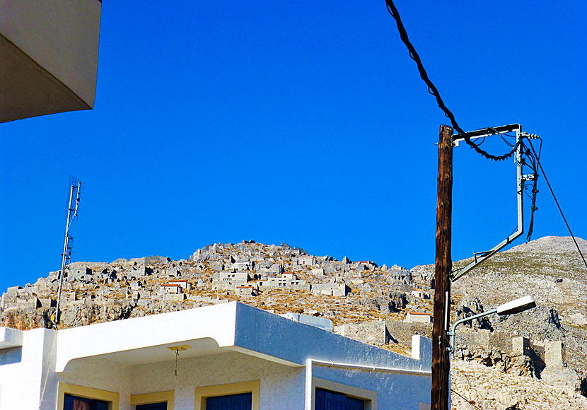 Castle of Chora sett från Photia på Kalymnos.