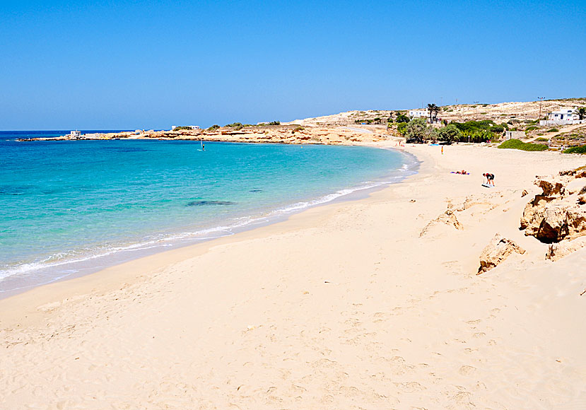 Agrilaopotamos beach på Karpathos är populär bland kitesurfare och vindsurfare.