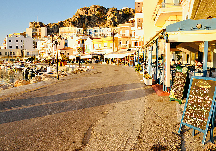 Hamnpromenaden i Pigadia på Karpathos.