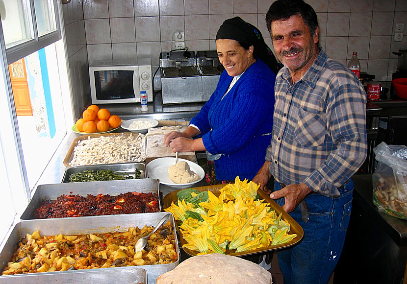 Taverna i Olympos på Karpathos som serverar Makarounes.