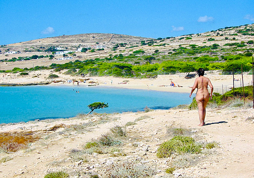 Nudism är vanligt på några av sandstränderna på Koufonissi i Kykladerna.