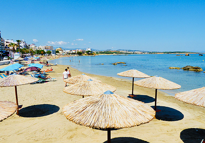 Sandstranden i Nea Chora nära Chania är mycket bra och barnvänlig. 