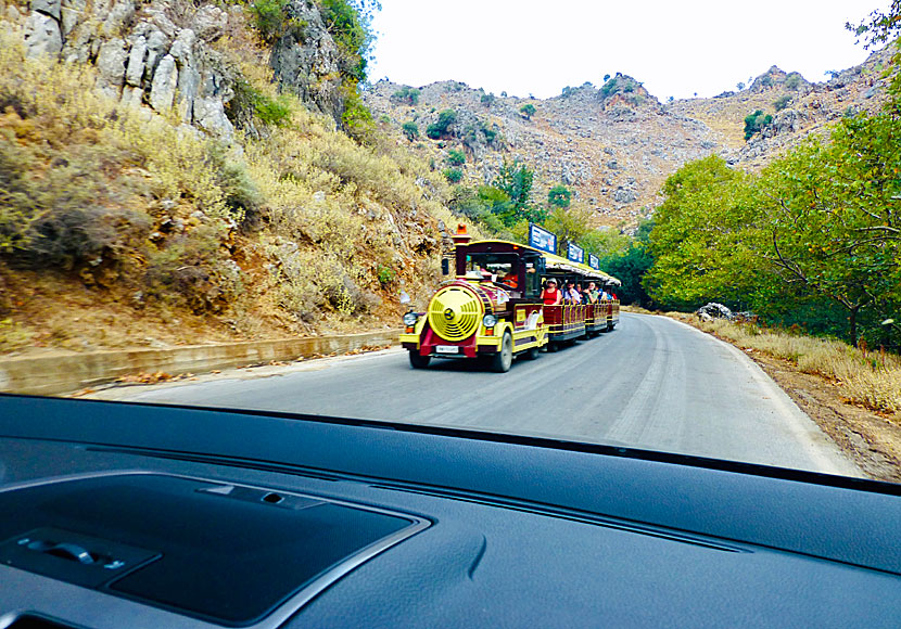 The Little Fun Train på väg till Therisso på Kreta.