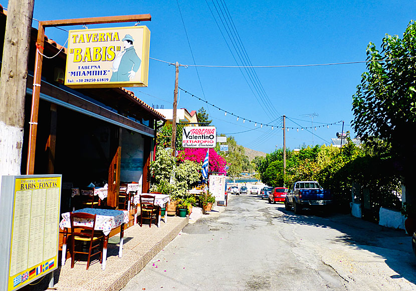 Det finns många bra restauranger på gatorna mellan stranden och torget i  Georgioupolis.