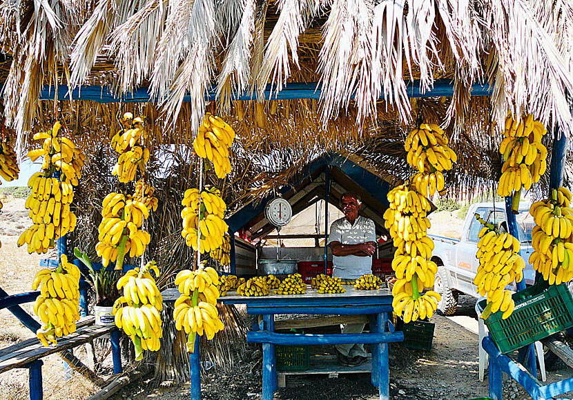 Köp bananer i korsningen mellan stränderna Vai och Itanos på östra Kreta.