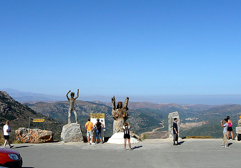 Utsiktsplatsen utanför Homo Sapiens Museum på Kreta.