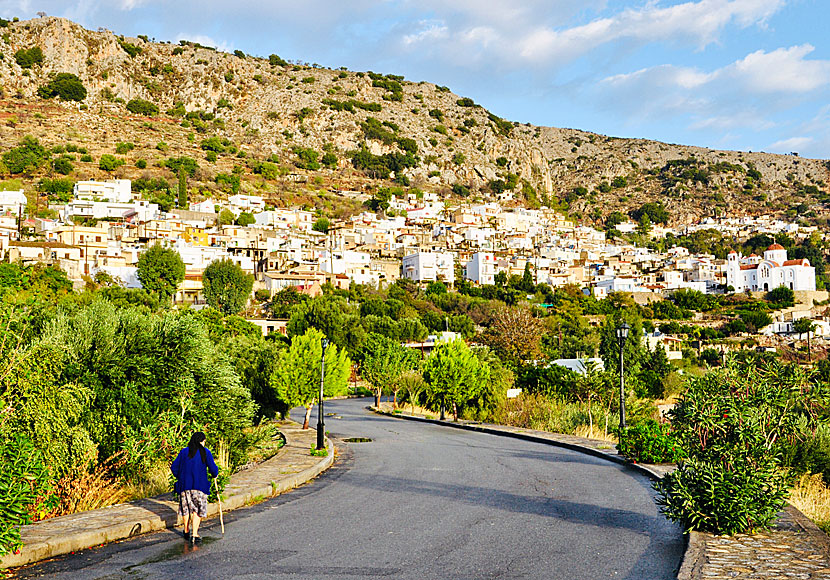 Missa inte byn Kritsa när du besöker Katharoplatån på östra Kreta.