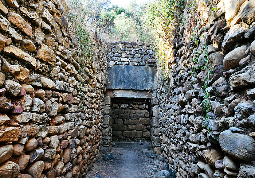 Den minoiska graven nära Tyska kyrkogården i Maleme på Kreta.