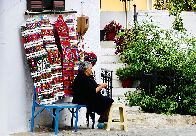 Anogia på Kreta är känt för sina hemvävda mattor och textilier.