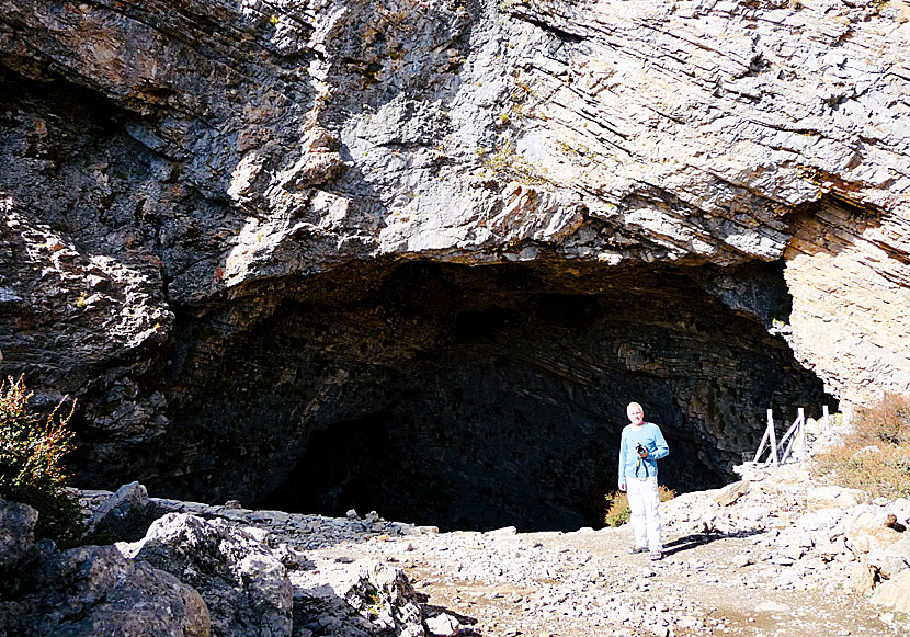 Kalimera Janne utforskar Nidaplatån och Idaion Cave i Anogia på Kreta. 