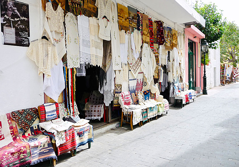 Gillar du textila hantverk kommer du att älska  byn Anogia i Rethymnon på Kreta.
