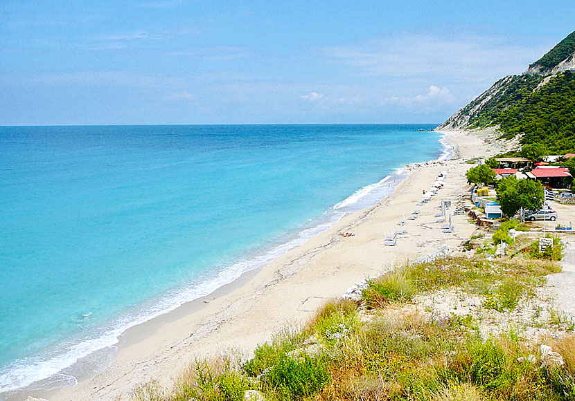 Missa inte Pefkoulia beach när du reser till Agios Nikitas på Lefkas.