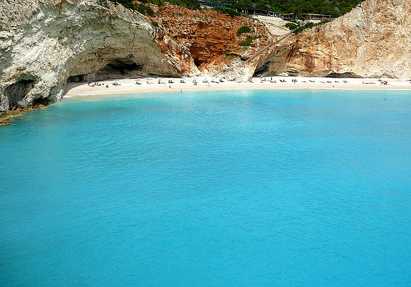 Det blåa vattnet vid Porto Katsiki på Lefkas i Grekland.