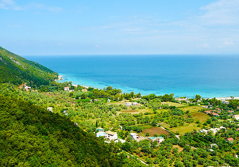 Utsikt över lagunen, Lefkas stad och Agios Ioannis beach från klostret Panagia Faneromeni på Lefkas.