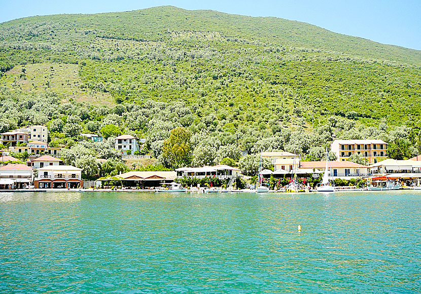 Sivota och den omgivande bukten är en av de vackraste platserna på Lefkas i Joniska övärlden. 