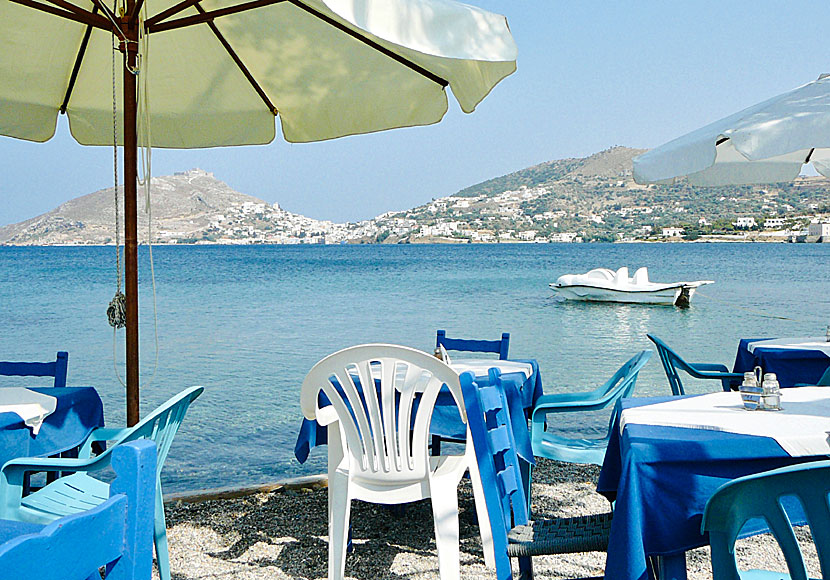 Det finns många bra restauranger och tavernor längs med stranden i Alinda på Leros. 