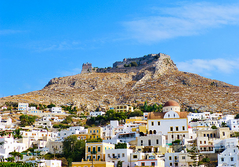 Vandra längs stigen som går mellan Agia Marina och Kastro i Platanos på Leros.