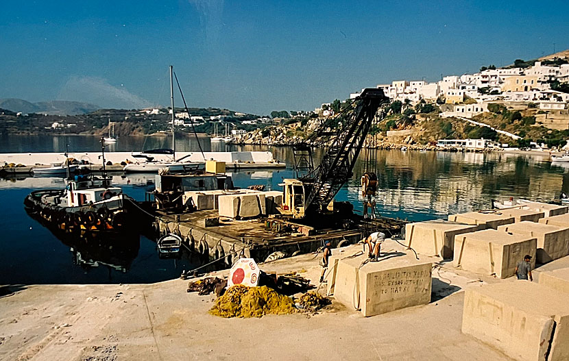 Stranden och hamnen i Panteli på Leros.  