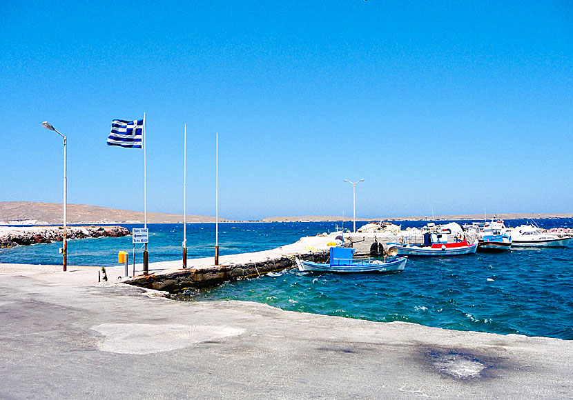 Från hamnen i Sigri går det färjor till Atens hamnstad Pireus.