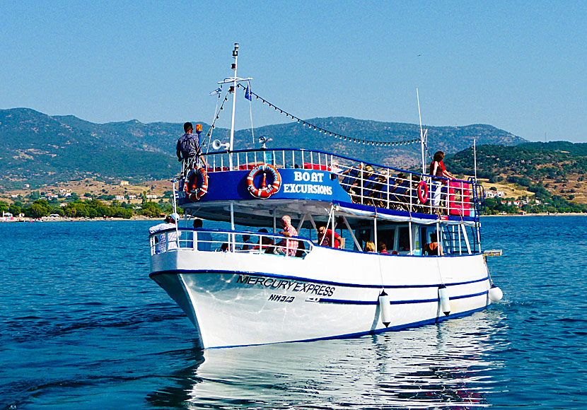 Utflyktsbåt som går mellan Molyvos och Skala Sikaminias på Lesbos.