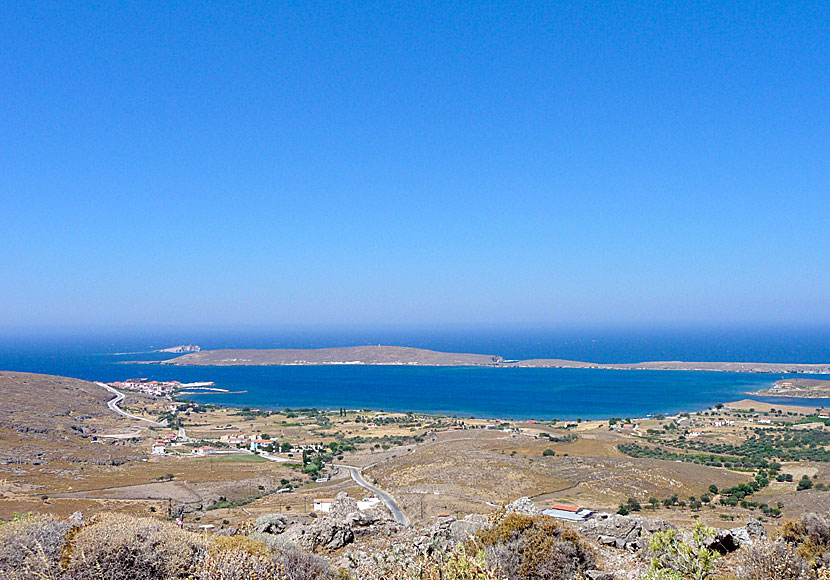 Byn Sigri och Marine Park of Nissiopi på Lesbos i Grekland.