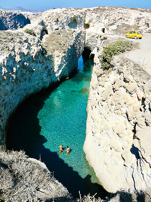 Det romantiska klippbadet i Papafragas på Milos i Grekland.