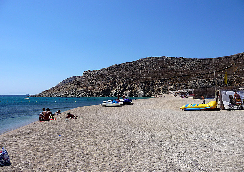 Agrari är en av Mykonos minst exploaterade sandstränder. 