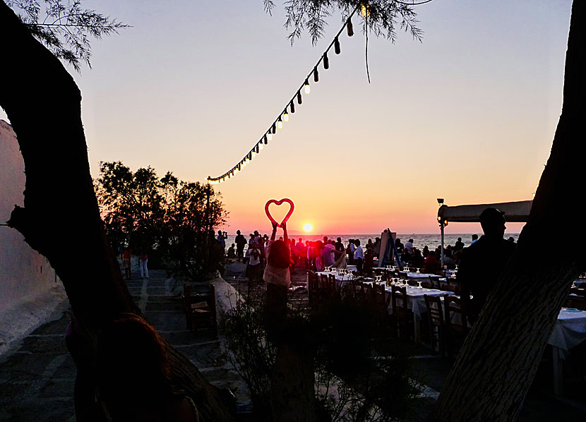 Solnedgången sedd från Lilla Venedig på Mykonos är en av de vackraste i Kykladerna. 