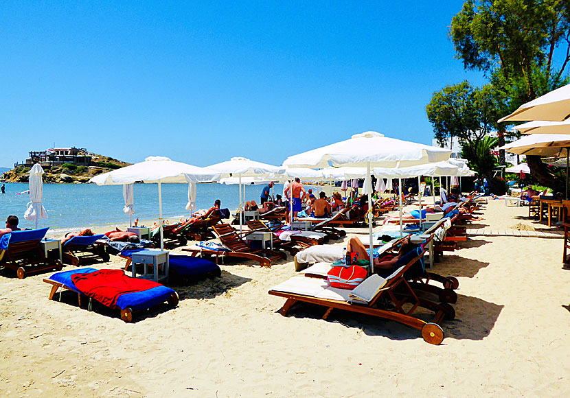 Agios Georgios beach är den strand som ligger närmast Naxos stad Chora.