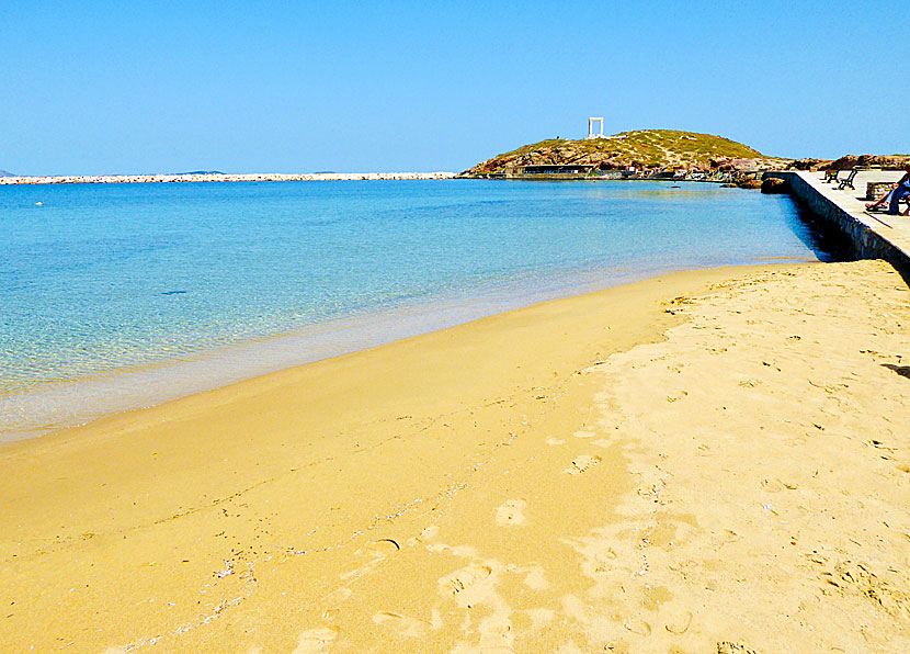 Stranden i Naxos stad.