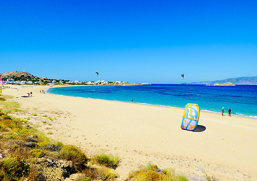 Några kilometer söder om Mikri Vigla på Naxos finns en halvö som heter Cape Kouroupia där Kastraki beach ligger.