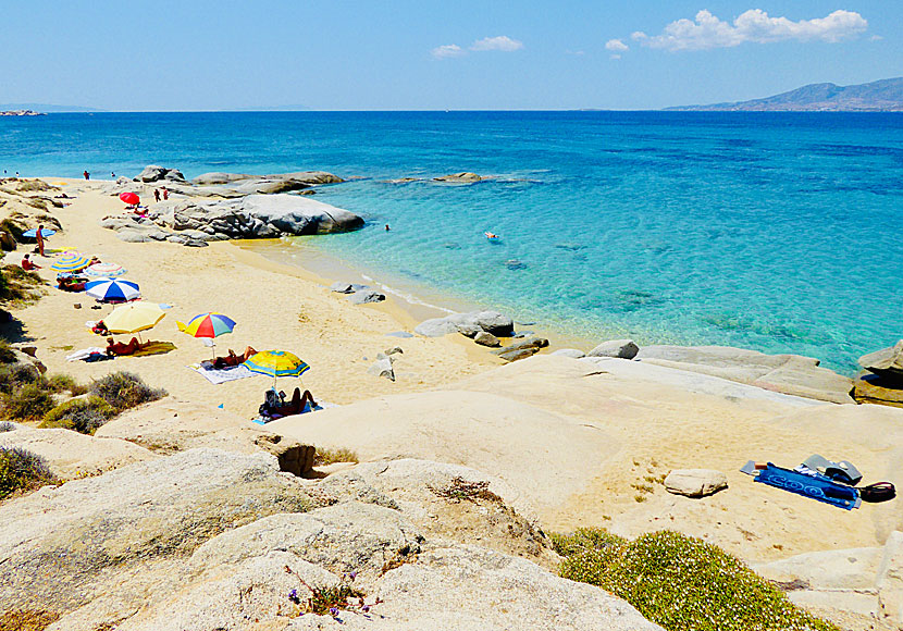 Klippbadet i Agia Anna på Naxos i Kykladerna är populärt bland nudister. 