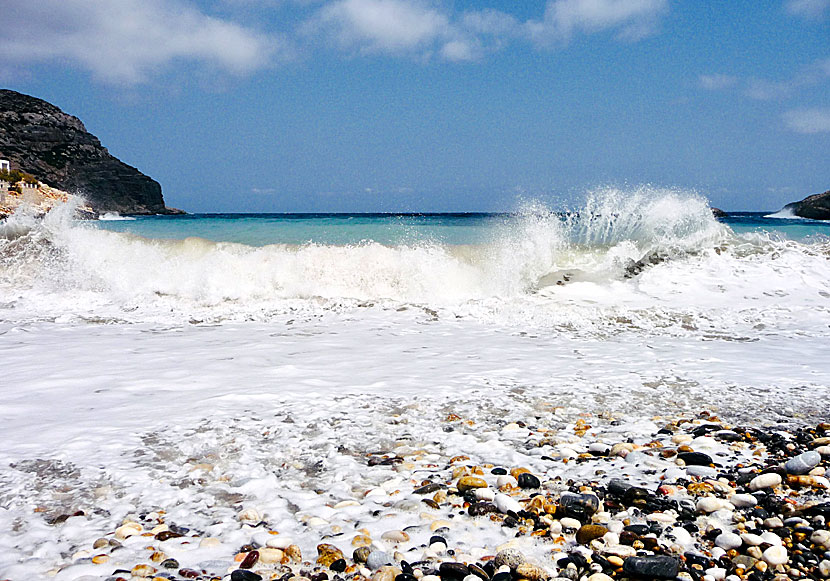 Höga vågor på Lionas beach.