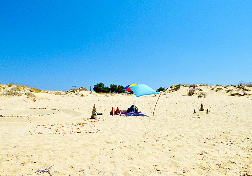 Om du gillar att sola och bada naken passar Plaka beach på Naxos perfekt. 