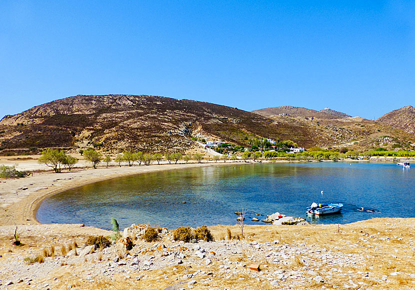 Stranden i Diakofti på Patmos där stigen till Psili Ammos börjar.