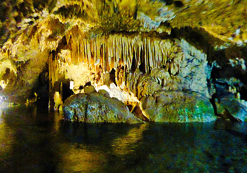 Diros och Vlychada caves på södra Peloponnesos.