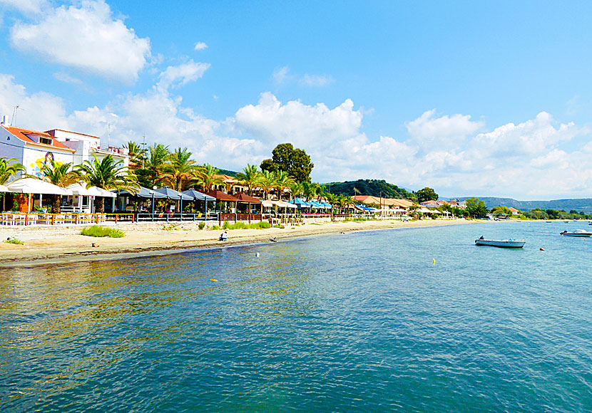 Strandpromenaden i Gialova norr om Pylos på halvön Peloponnesos.