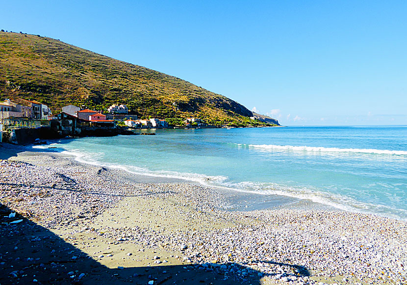 Längs stranden i Neo Itilo på sydvästra Peloponnesos finns flera bra hotell och restauranger. 