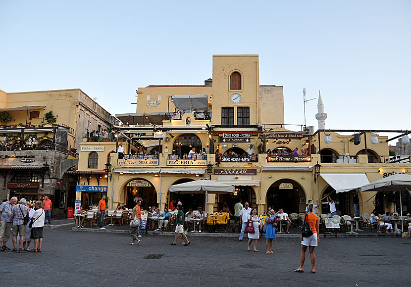 Flest inkastare per turist finns det på Ippokrates Square i Rhodos gamla stad.