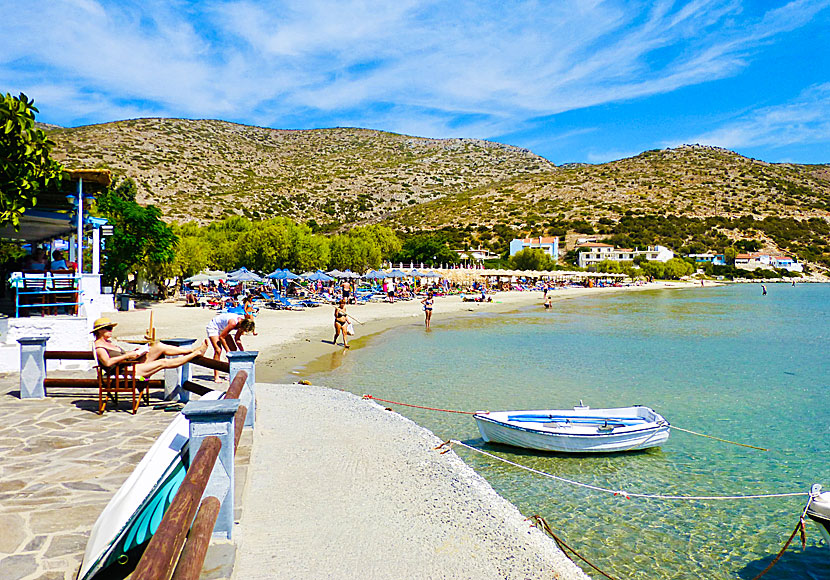 Stränderna Mykali och Psili Amos 1 öster om Pythagorion på Samos i Grekland.